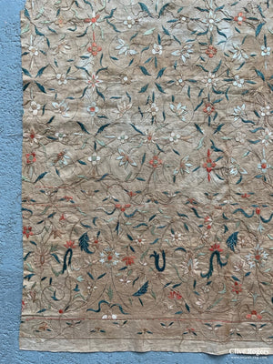 Fine Silk Embroidery (184 X 137 Cm)