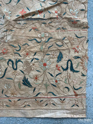 Fine Silk Embroidery (184 X 137 Cm)