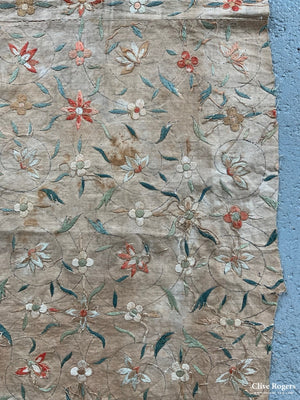 Fine Silk Embroidery (184 X 137 Cm)