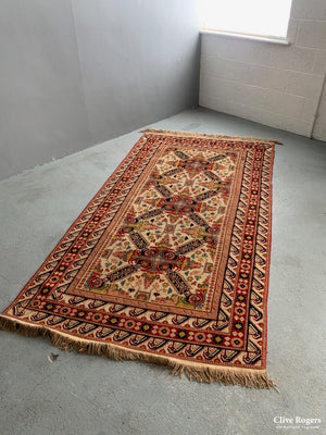 Caucasian Seychur Design Rug (254 X 137Cm)