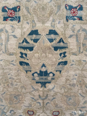 Egyptian Runner Of Agra Design (302 X 100Cm)