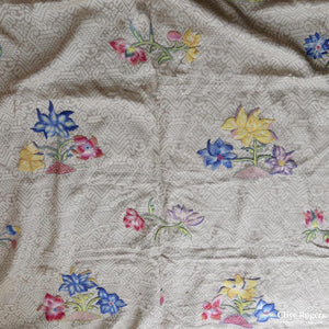 English Wool Crewel Work On A Damask Linen (225 X 160Cm)