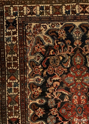 Persian Hamadan / Bactiar Rug Mid Cent Rug