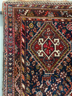 Shirazi Gashgai carpet (292 x 206cm)