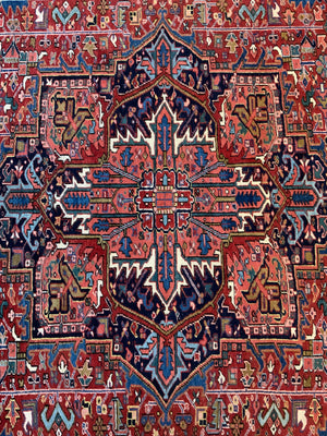Heriz carpet (352 x 261cm)