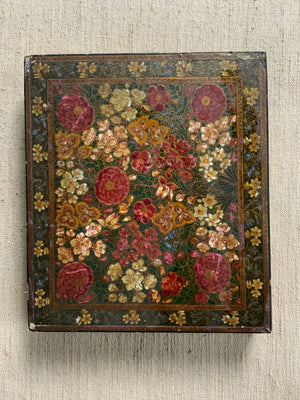 Kashmir papier-mâché gaming box with counters