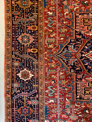 Heriz carpet (352 x 261cm)