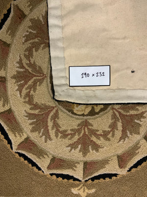 Looped pile mosaic design carpet (290 x 232cm)