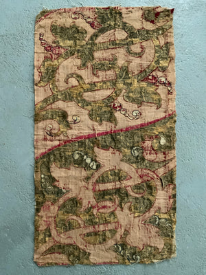 Italian antique 'Cloth of Gold' fragment (94 x 52.5cm)
