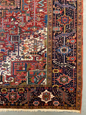 Heriz carpet (352 x 261cm)