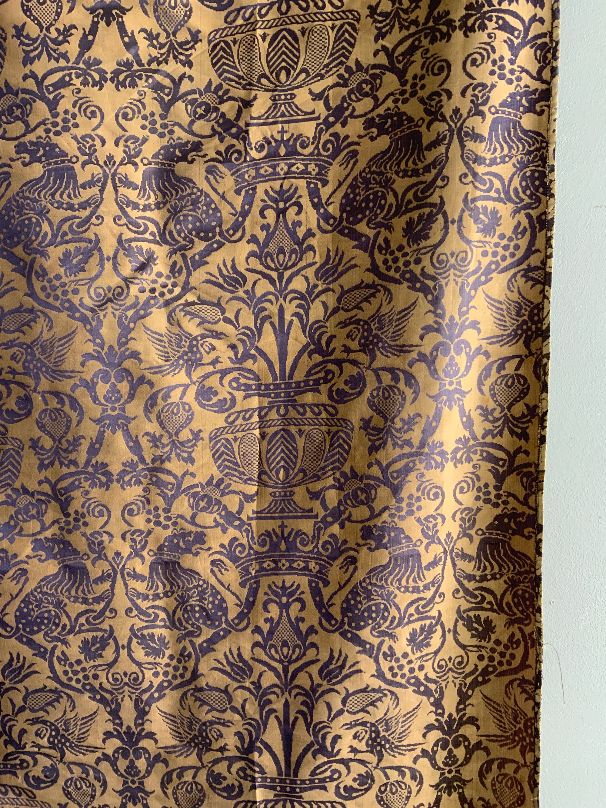 Gainsborough or Continental vintage silk (203 x 115cm)