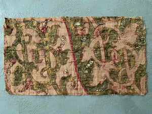Italian antique 'Cloth of Gold' fragment (94 x 52.5cm)