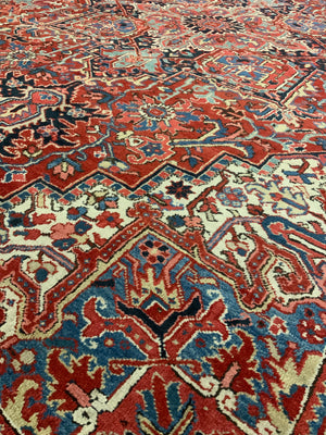 Azerbaijan vintage Heriz carpet (406 x 288cm)