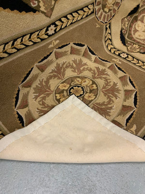 Looped pile mosaic design carpet (290 x 232cm)