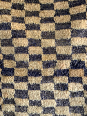 Turkish Tulu chequered rug (145 x 108cm)