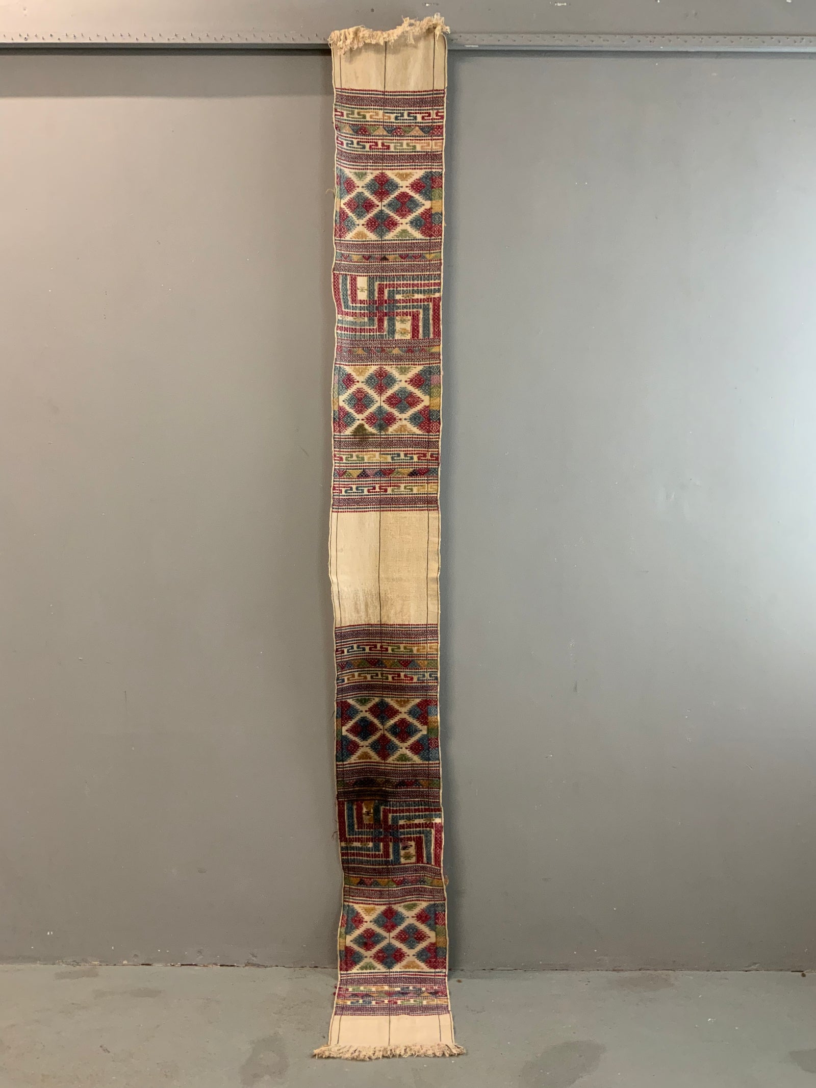 Bhutan vintage weft float band (262 x 28cm)