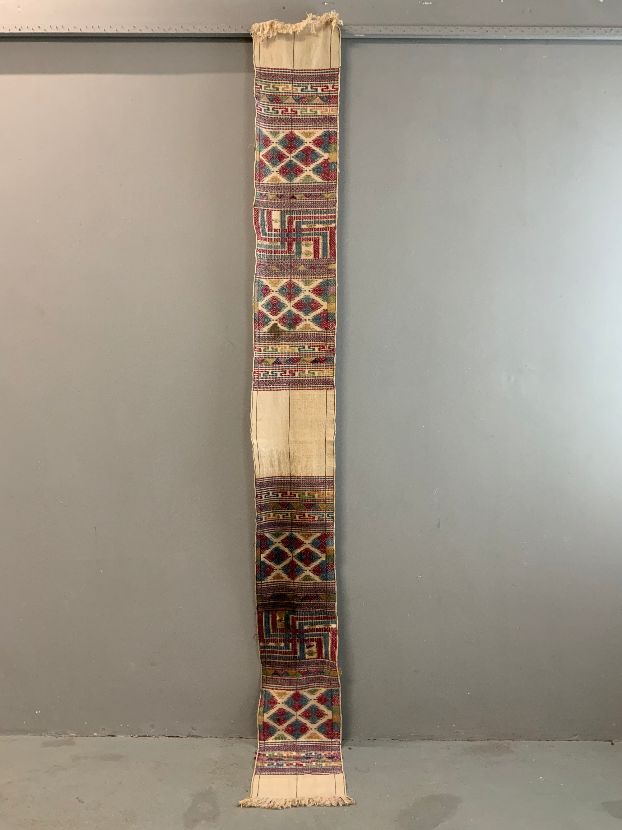 Bhutan vintage weft float band 262 x 28cm