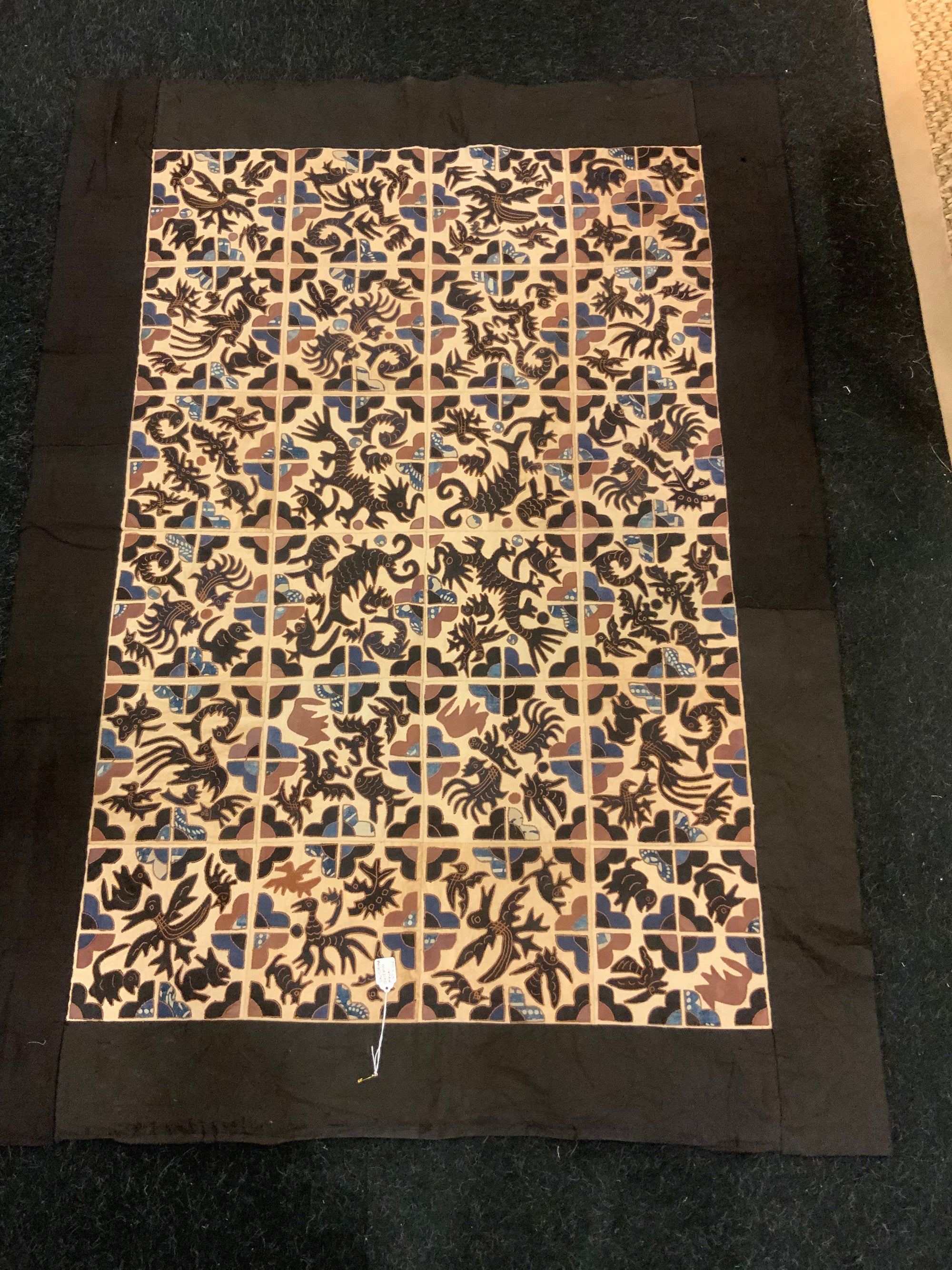 Meow Guizhou appliqué (147 x 106cm)