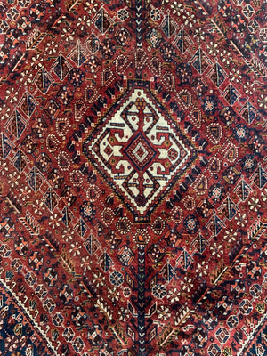 Shirazi Gashgai carpet (292 x 206cm)