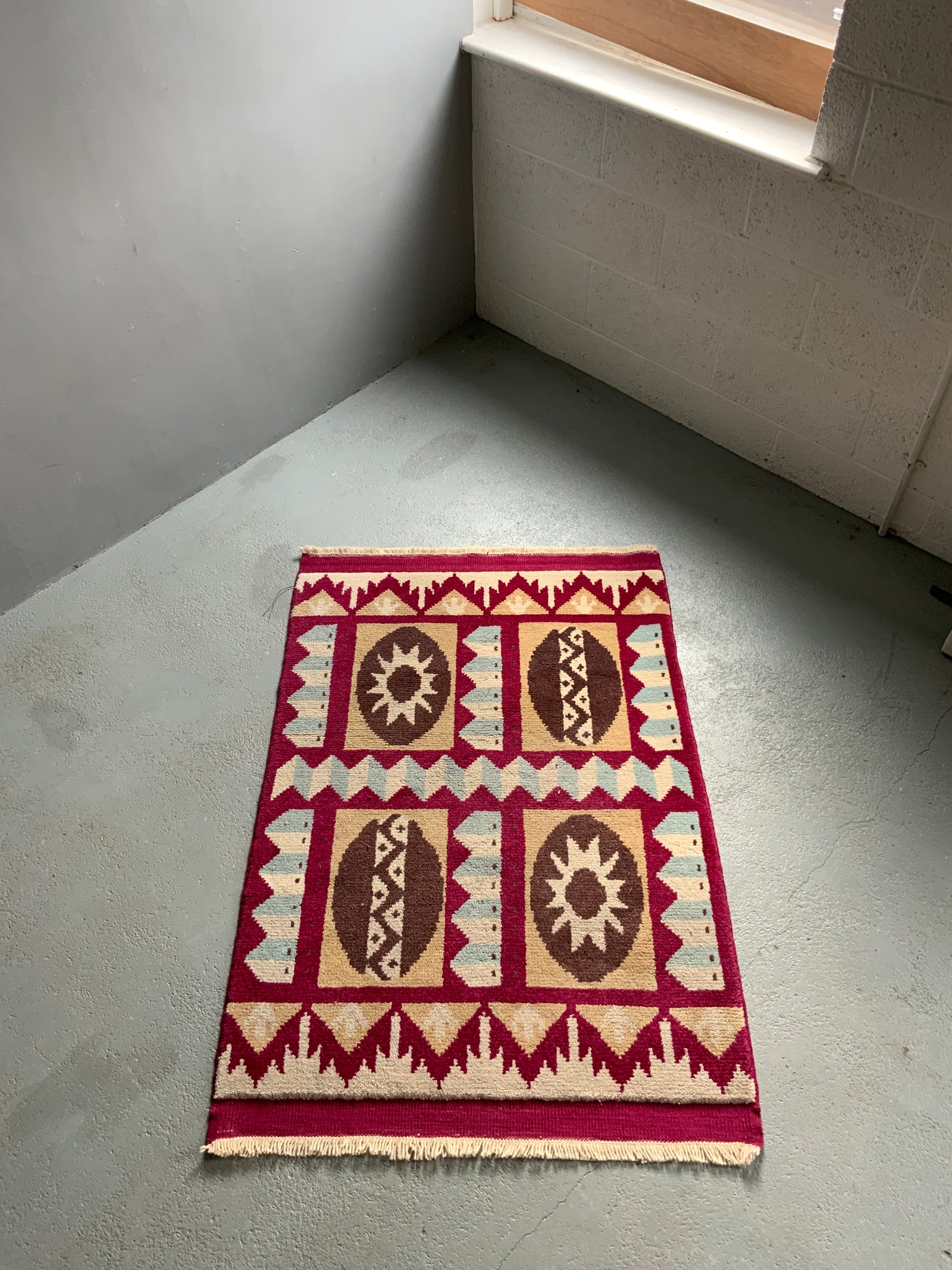 CROR Turkish 'Dutch' design rug (143 x 95cm) *new
