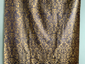 Gainsborough or Continental vintage silk (203 x 115cm)