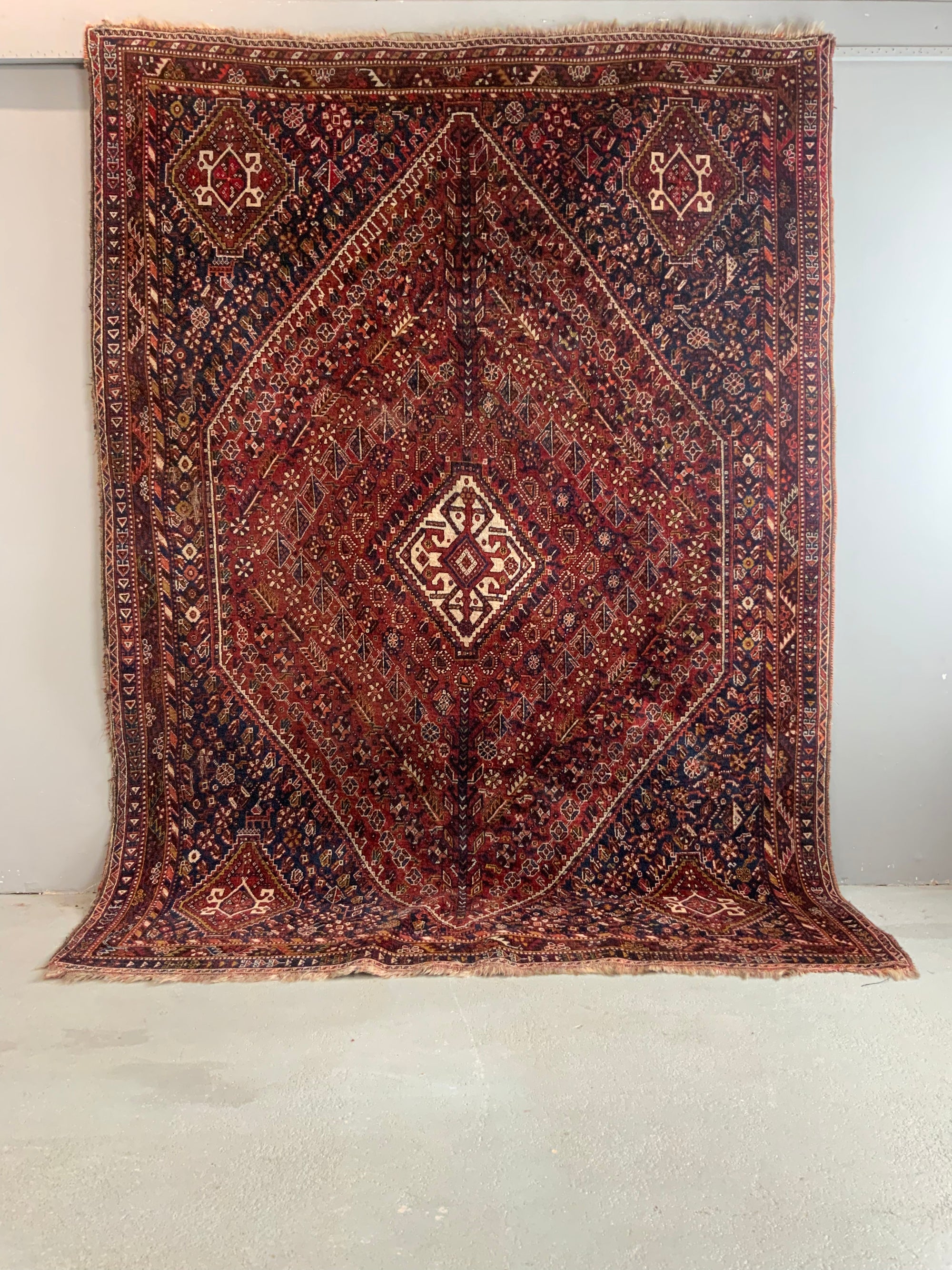 Shirazi Gashgai carpet (292 x 206cm)