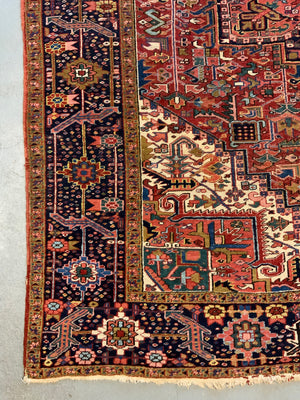 Heriz carpet (352 x 261cm)