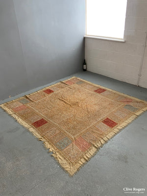 Kashmiri Fine Embroidered Shawl (184 X 184 Cm)