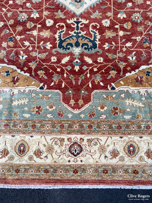 Indian Heriz Design Oversize Modern Carpet (558 X 365Cm) Oversize Carpet