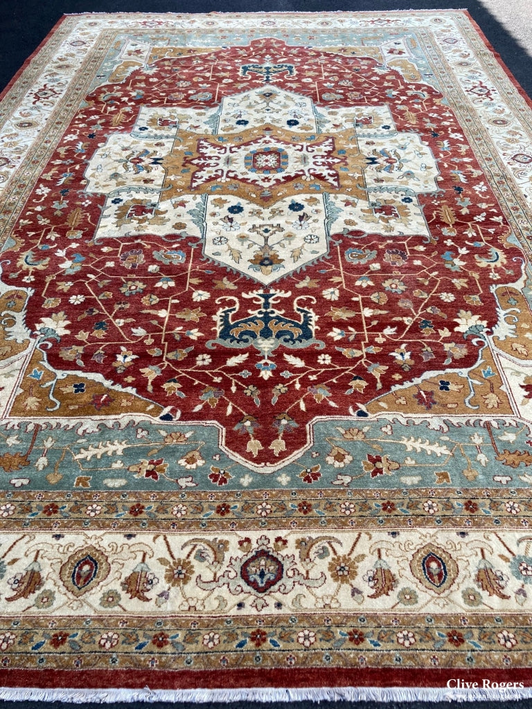 Indian Heriz Design Oversize Modern Carpet (558 X 365Cm) Oversize Carpet