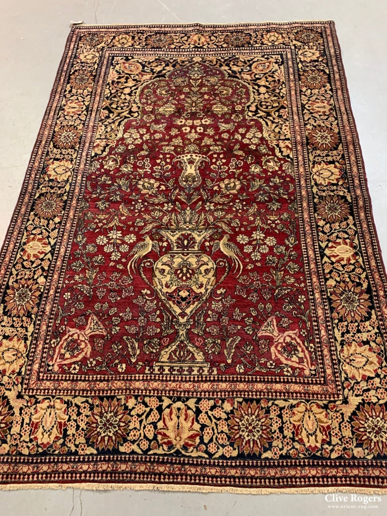 Isphahan Antique Rug (208 X 137Cm) Rug