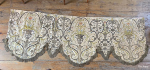 Italian Or Spanish Pelmet Embroidered In Silk Gold And Silver Onto (Af) 17/18Th Cent (250 X 85Cm)