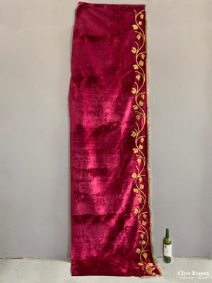 Velvet Embroidery (258 X 74Cm / 145 41Cm)