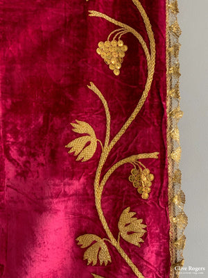 Velvet Embroidery (258 X 74Cm / 145 41Cm)