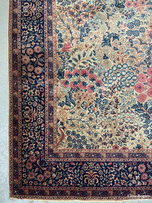 Kirman Rug With Millefleur Design (196 X 131Cm)