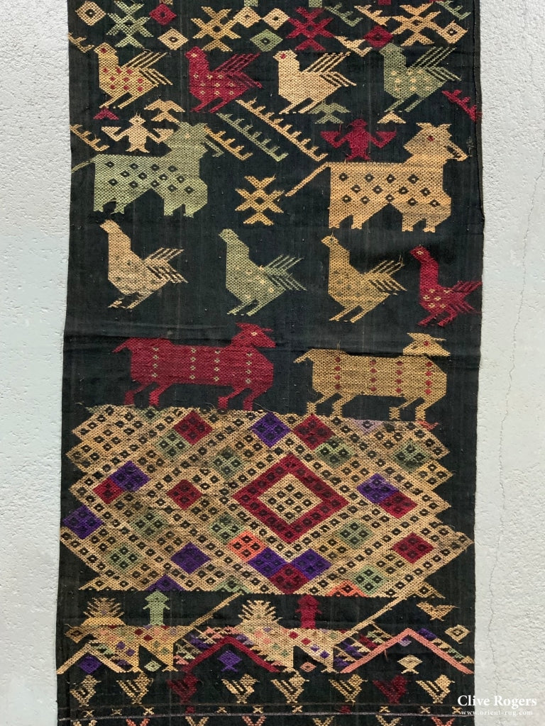 Embroidery (171 X 61Cm)