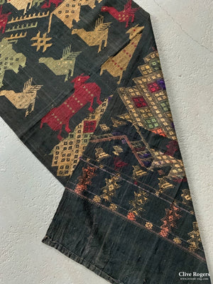 Embroidery (171 X 61Cm)