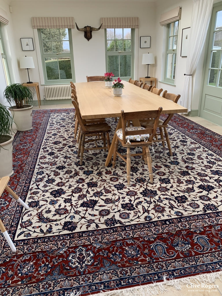 Fine Esffahan Oversize Carpet - Part Silk (530 X 345 Cm) Oversize Carpet