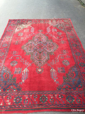 Turkish Turkey Ushak Carpet With Medallion Circa 1925 Carpet