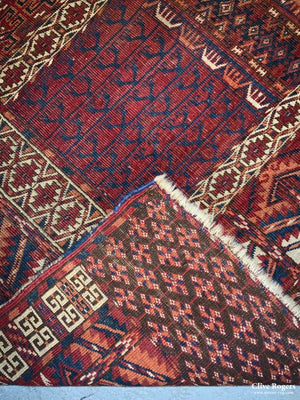 Turkmen Tekke Ensi Rug (144 X 132Cm)