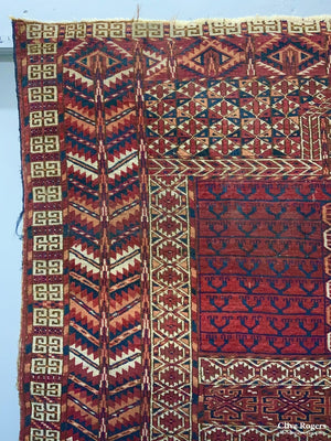 Turkmen Tekke Ensi Rug (144 X 132Cm)